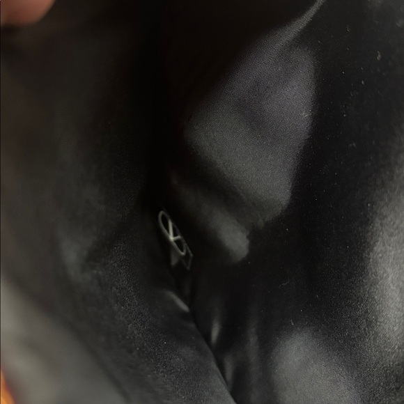 VALENTINO VOCE VIVA Red Patent Clutch with Elegant Gold Crossbody Chain - Picture 12 of 14